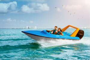 Boat rental Marina Aquatours Cancun yacht cruising in lagoon and sea