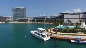 Boat rental Renta Yates Marina Puerto Cancun yacht cruising in lagoon and sea
